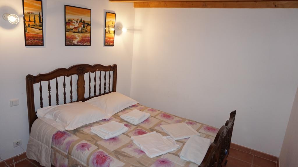Appartements " Le Clos De La Cerisaie" Castillon-du-Gard Exterior foto