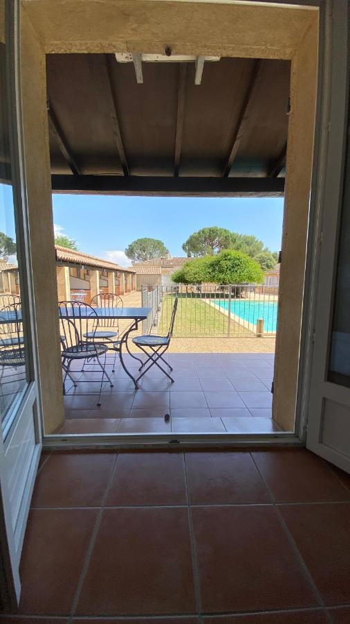 Appartements " Le Clos De La Cerisaie" Castillon-du-Gard Exterior foto