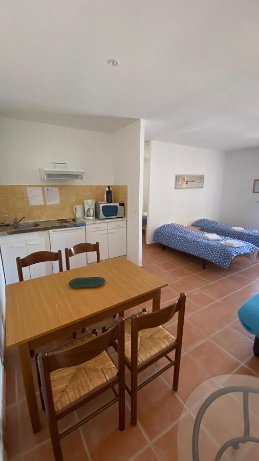 Appartements " Le Clos De La Cerisaie" Castillon-du-Gard Exterior foto